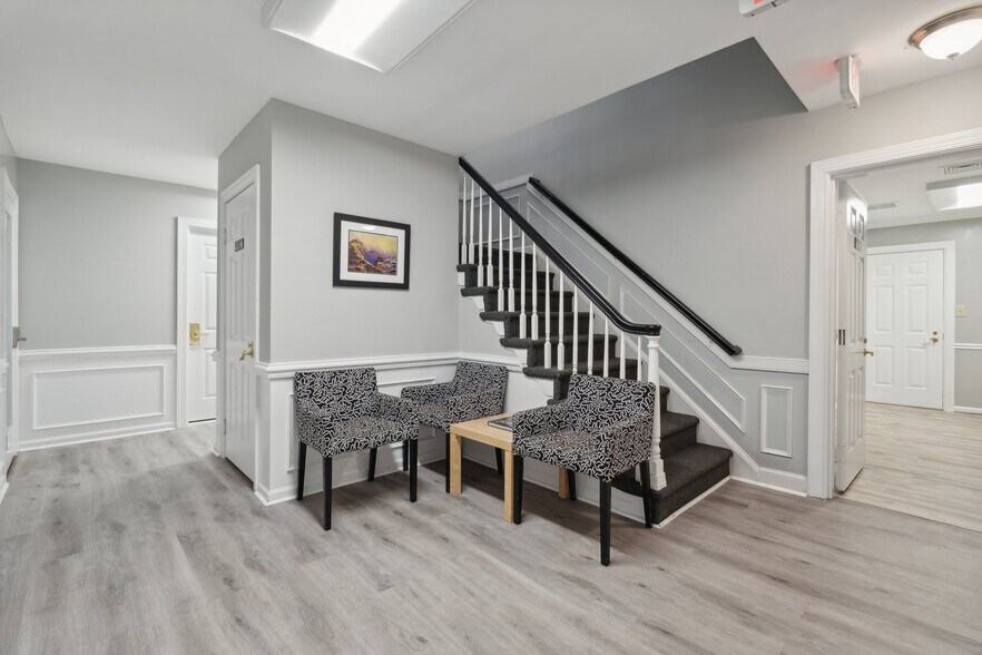 More Photos Of 1680 E Gude Dr, Rockville Office Residential For Lease