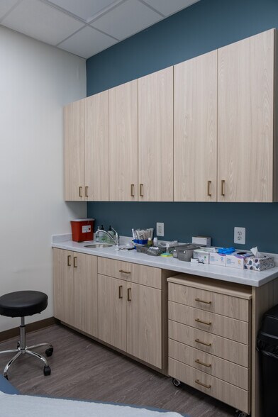 More Photos Of 6244 Little River Tpke, Alexandria Freestanding For Lease