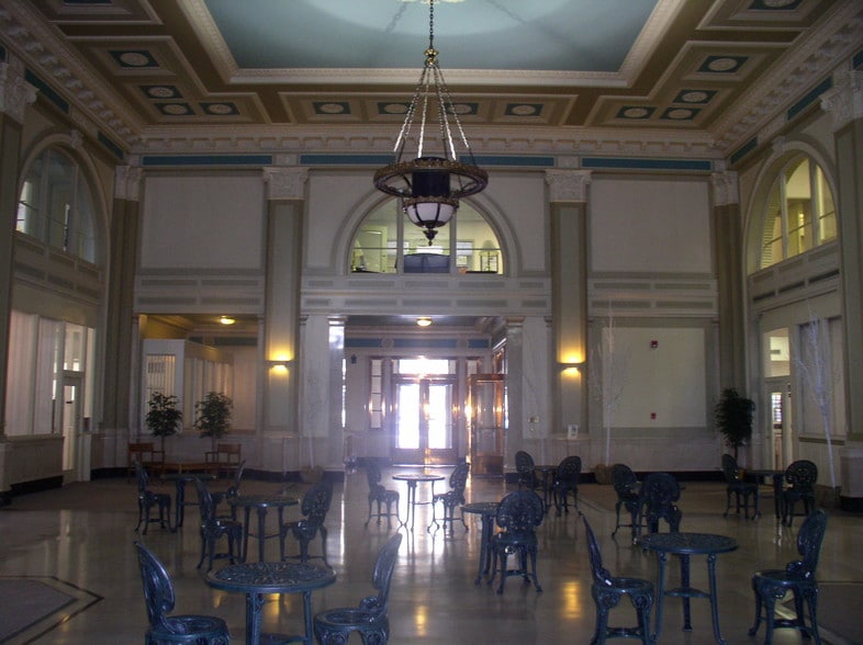 More Photos Of 404 N Main St, Oshkosh Office For Lease