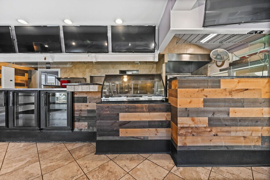 More Photos Of 364 W Putnam Ave, Greenwich Office For Lease