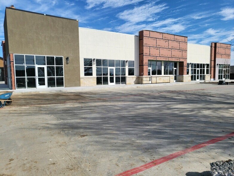 More Photos Of 512 W Bonds Ranch Rd, Fort Worth General Retail For Sale