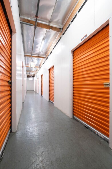 More Photos Of 5950 Federal Blvd, San Diego Self Storage For Sale