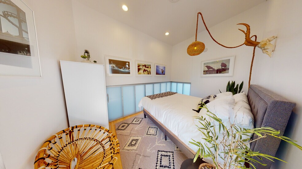 More Photos Of 1410 Pacific Ave, Venice Office For Sale