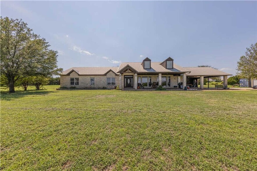 More Photos Of 101 Oakwood Trl, Cedar Park Light Distribution For Lease