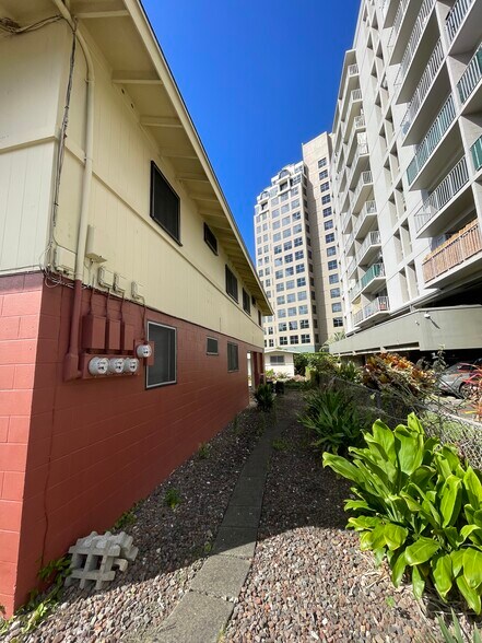 More Photos Of 1077 Kinau St, Honolulu Multifamily For Sale