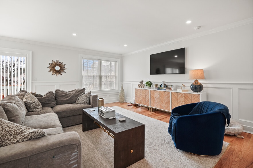 More Photos Of 24 Hoyt St, Stamford Apartments For Sale