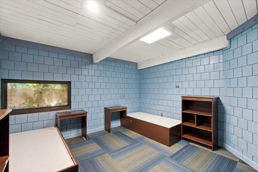 More Photos Of 301 Obetz Rd, Columbus Specialty For Sale