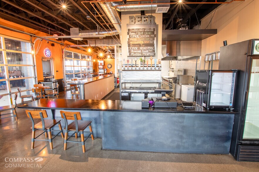 More Photos Of 1462 NE Cushing Dr, Bend General Retail For Lease