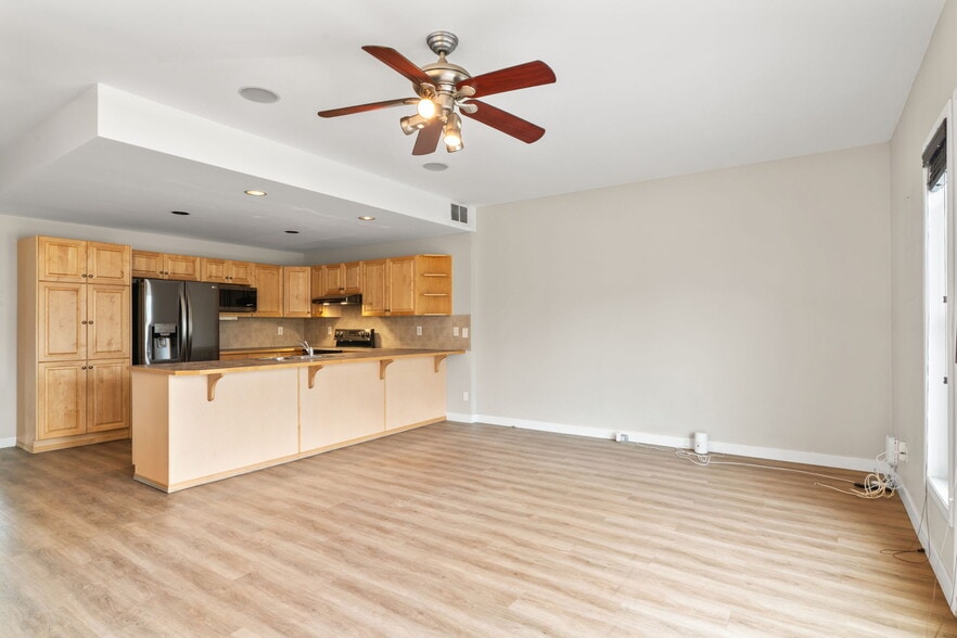 More Photos Of 1922 9th Ave SE, Calgary Storefront Retail Residential For Sale