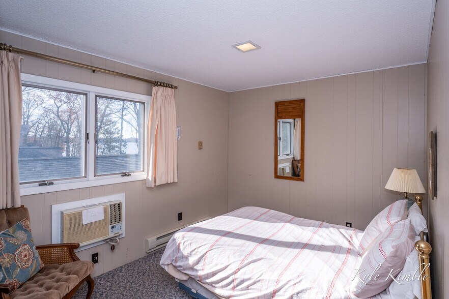 More Photos Of 104 W Houghton Lake Dr, Prudenville Hotel For Sale
