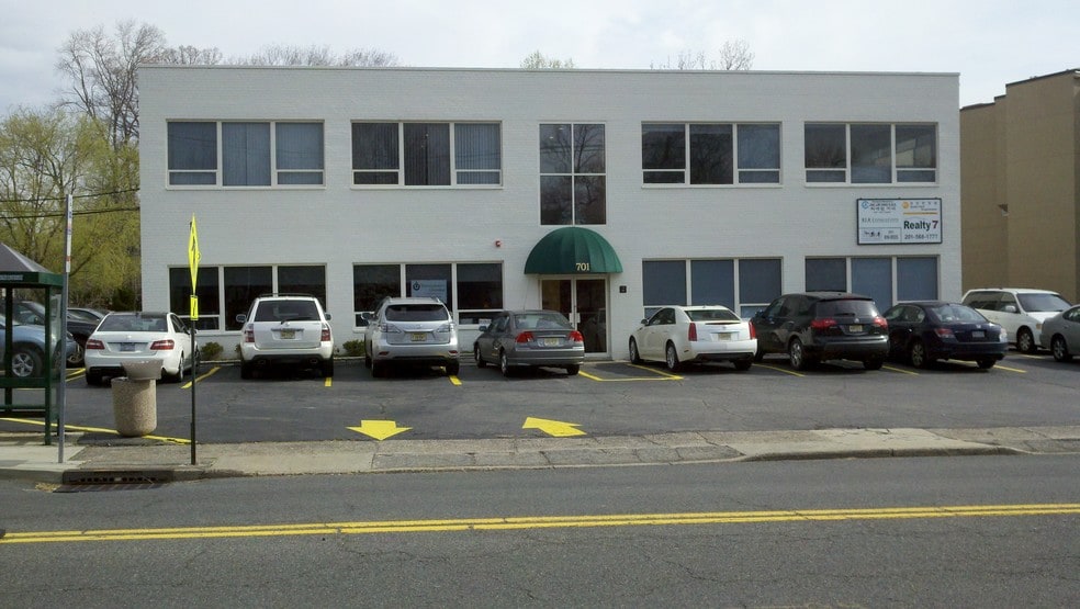 More Photos Of 701 E Palisade Ave, Englewood Cliffs Office For Lease