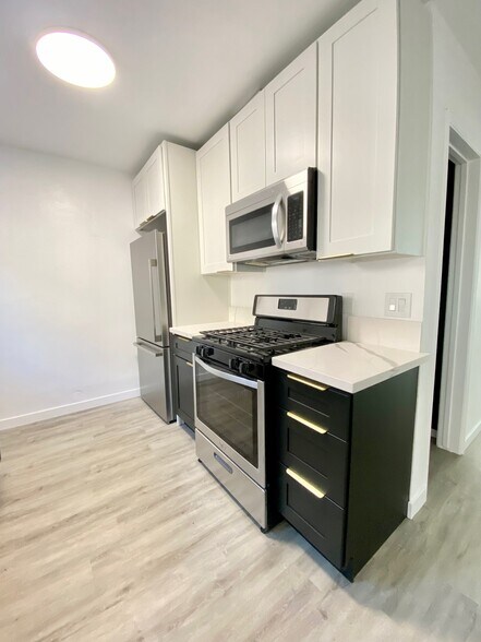 Primary Photo Of 10603-10609 Palms Blvd, Los Angeles Apartments For Sale