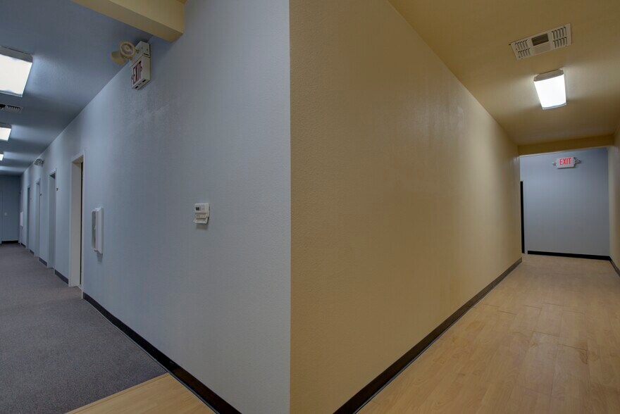 More Photos Of 295 Main St, Weed Office For Sale