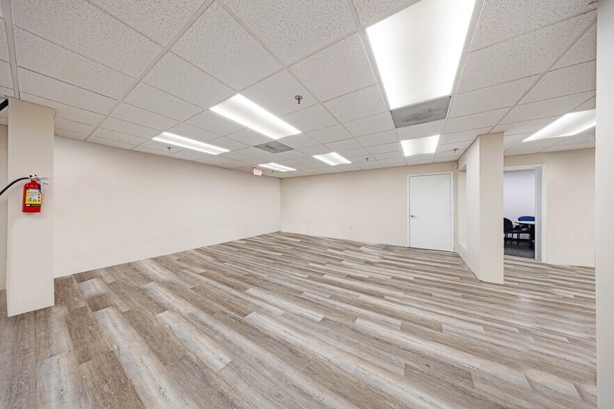 More Photos Of 7955 W 20th Ave, Hialeah Warehouse For Sale