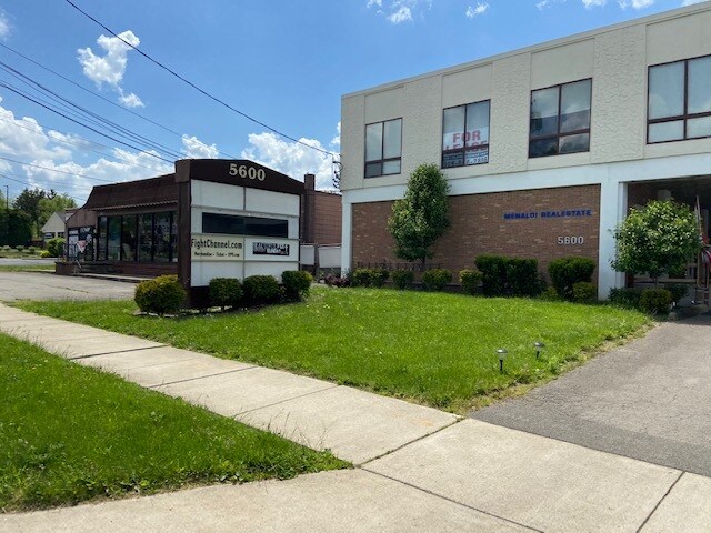 More Photos Of 5600 Market St, Youngstown Office Residential For Lease