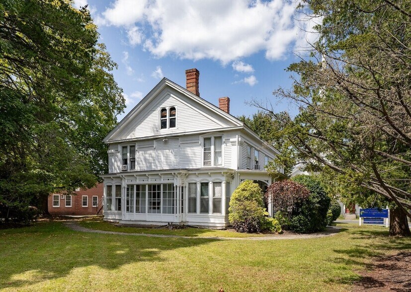 More Photos Of 117 Main St, Canaan Office For Sale