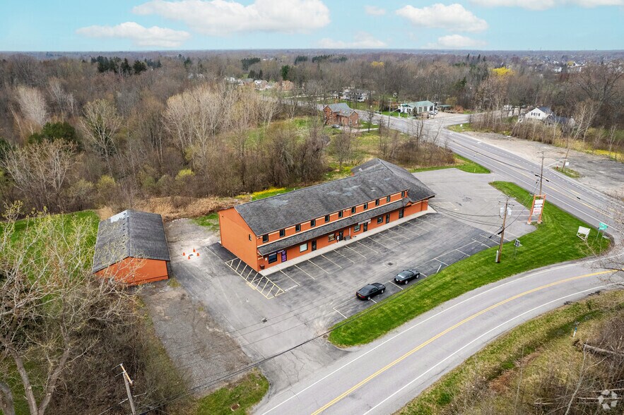 More Photos Of 5660 Clinton St, Elma Office For Lease