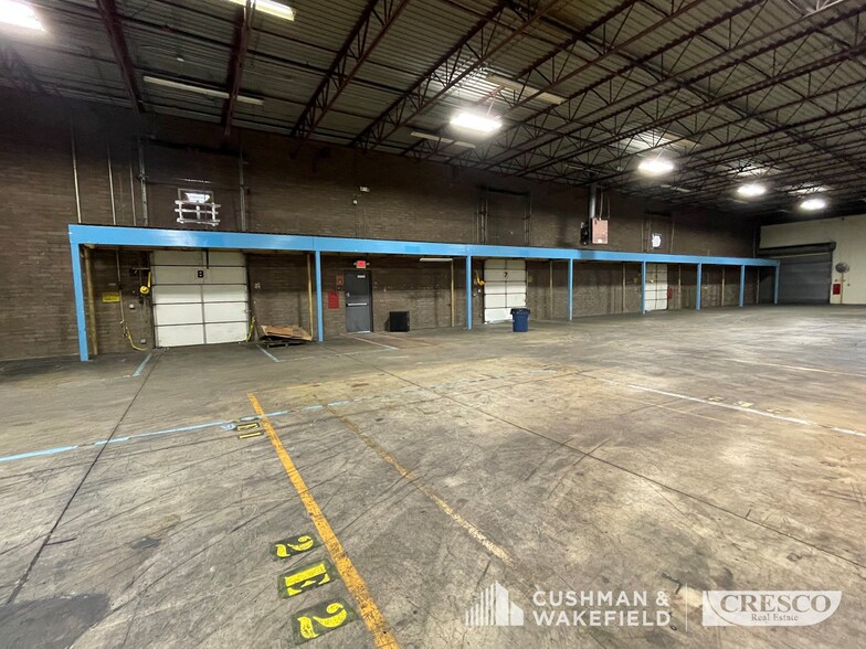More Photos Of 4670 Allen Rd, Stow Manufacturing For Lease