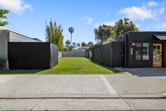 More Photos Of 1630 Aviation Blvd, Redondo Beach Loft Creative Space For Sale