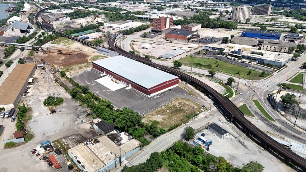 More Photos Of 299 Gest st, Cincinnati Manufacturing For Lease