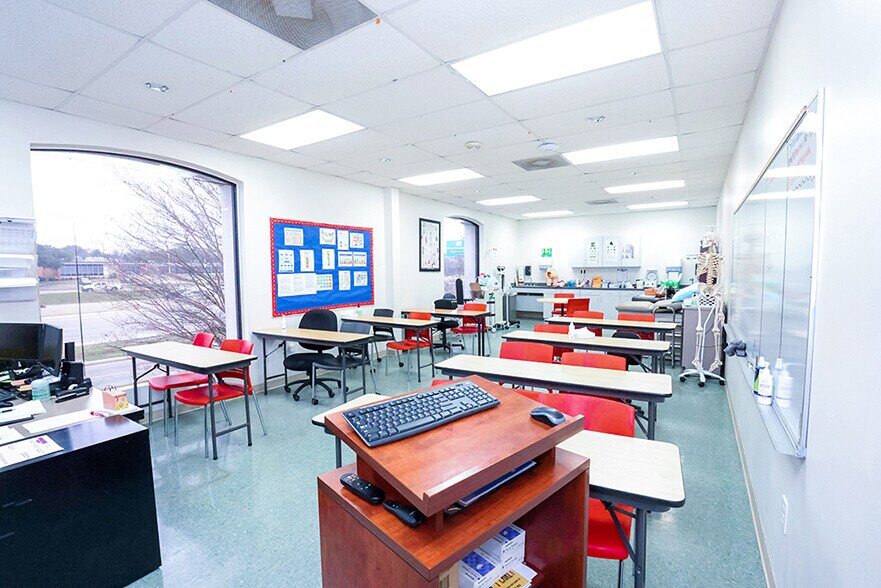 More Photos Of 4738 NW Loop 410, San Antonio Medical For Lease