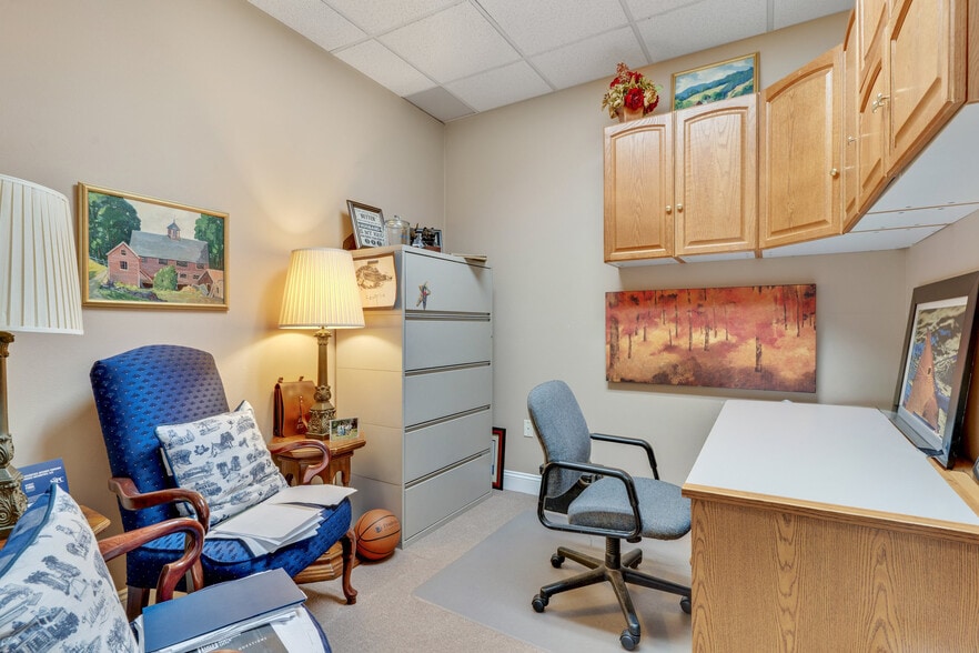 More Photos Of 2104 Delta Way, Tallahassee Office For Sale