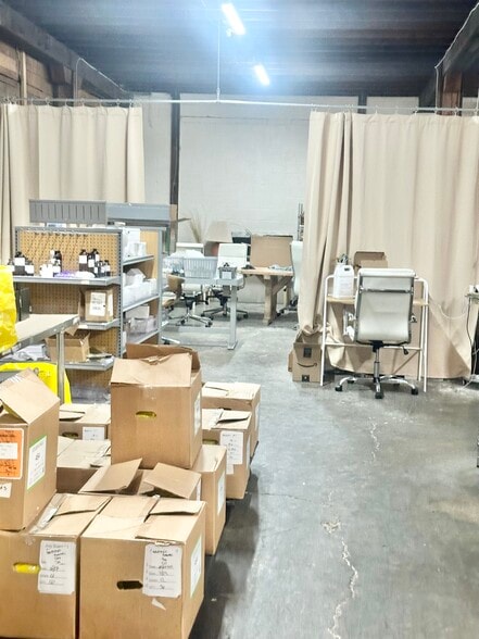 More Photos Of 627-655 N Cassady Ave, Columbus Light Distribution For Lease