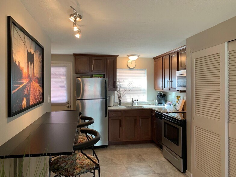 More Photos Of 295 Thurman Ave, Columbus Apartments For Sale