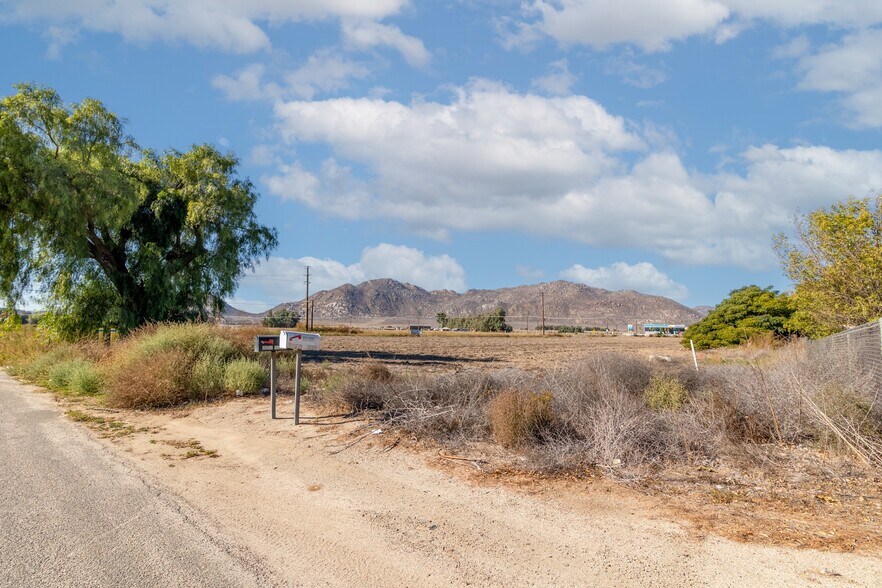 More Photos Of Lakeview Ave @ Ramona Expressway, Nuevo Land For Sale