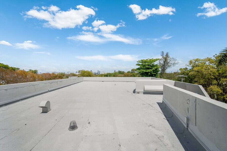 More Photos Of 2424 S Dixie Hwy, Coconut Grove Loft Creative Space For Sale