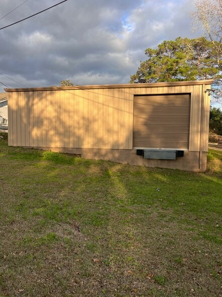 More Photos Of 1119 W Tharpe St, Tallahassee Warehouse For Lease