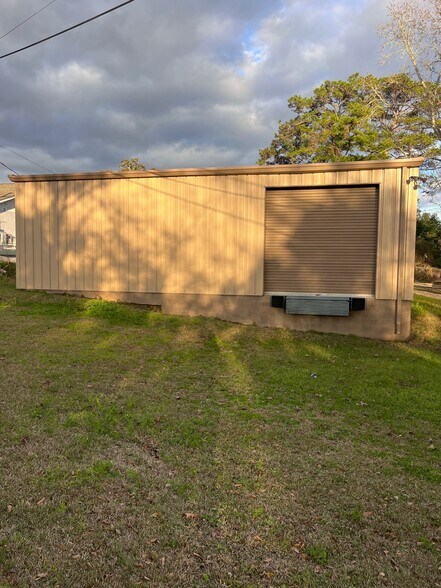 More Photos Of 1119 W Tharpe St, Tallahassee Warehouse For Lease
