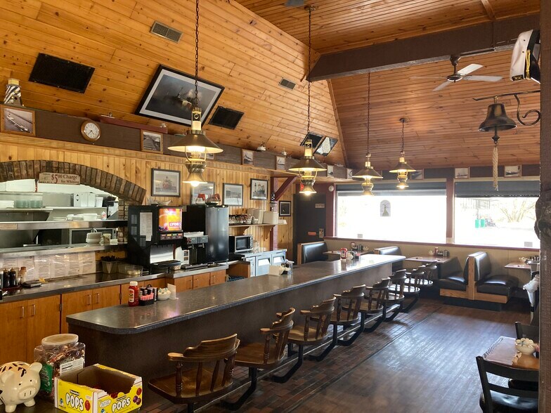 More Photos Of 403 Belknap St, Superior Restaurant For Sale