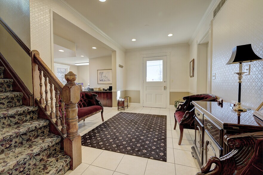 More Photos Of 10 S Prospect St, Verona Office Residential For Sale