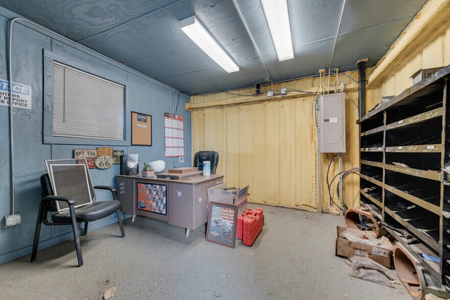 More Photos Of 4331 Cement Valley Rd, Midlothian Warehouse For Sale