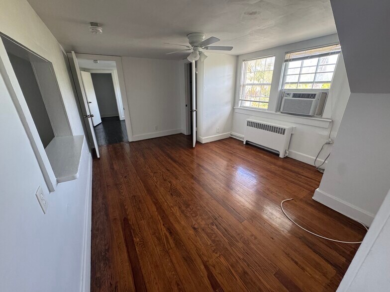 More Photos Of 35 Dufferin St, Saint Augustine Apartments For Sale