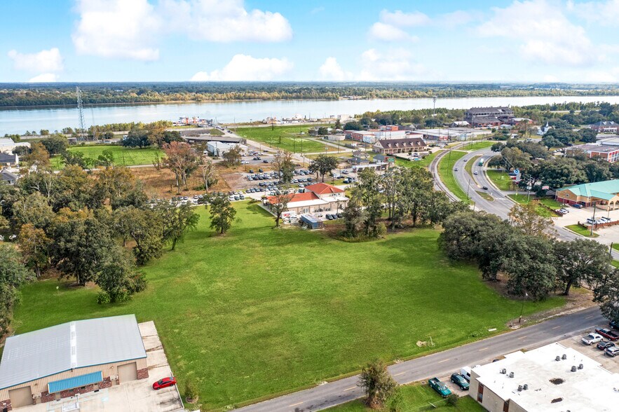 More Photos Of 101 E 3rd Street, Belle Chasse Land For Sale