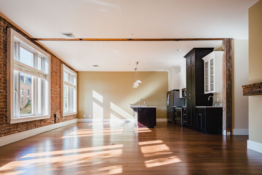 More Photos Of 447 State St, Salem Apartments For Lease