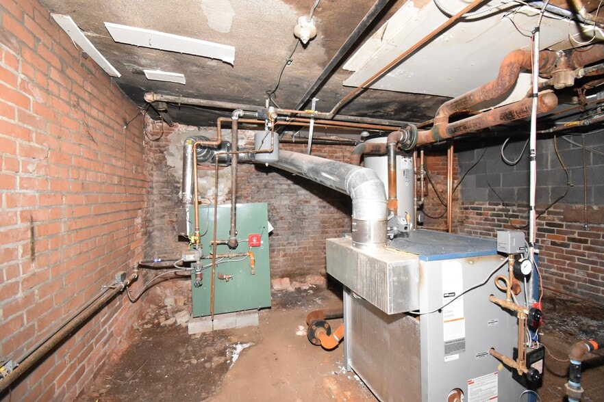 More Photos Of 570-574 Main St, Springfield Apartments For Sale