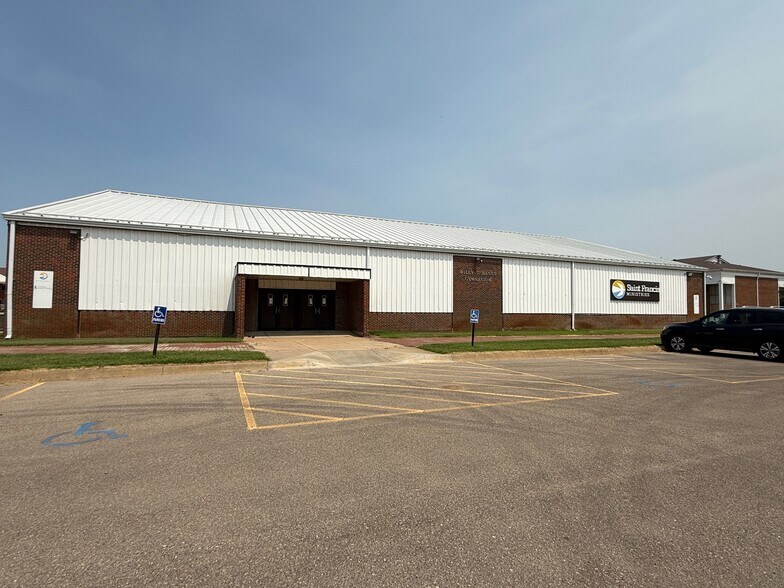 More Photos Of 110 W Otis Ave, Salina Office For Sale