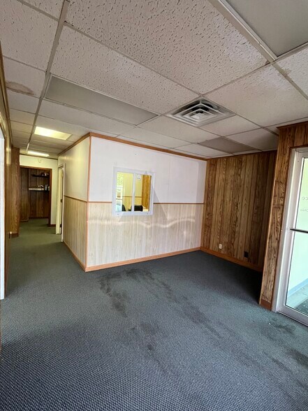 More Photos Of 2730 Lexington Ave, Mansfield Office For Lease