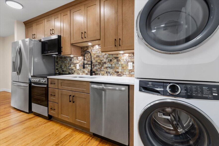 More Photos Of 901 8th St, Radford Apartments For Sale