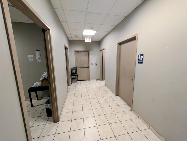 More Photos Of 5301 Oaklawn Blvd, Hopewell Auto Repair For Lease