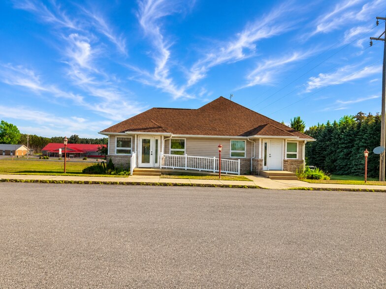 More Photos Of 825 W US-10, Scottville Office For Sale