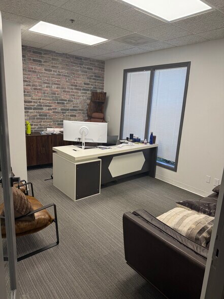 More Photos Of 3823 Roswell Rd, Marietta Medical For Lease