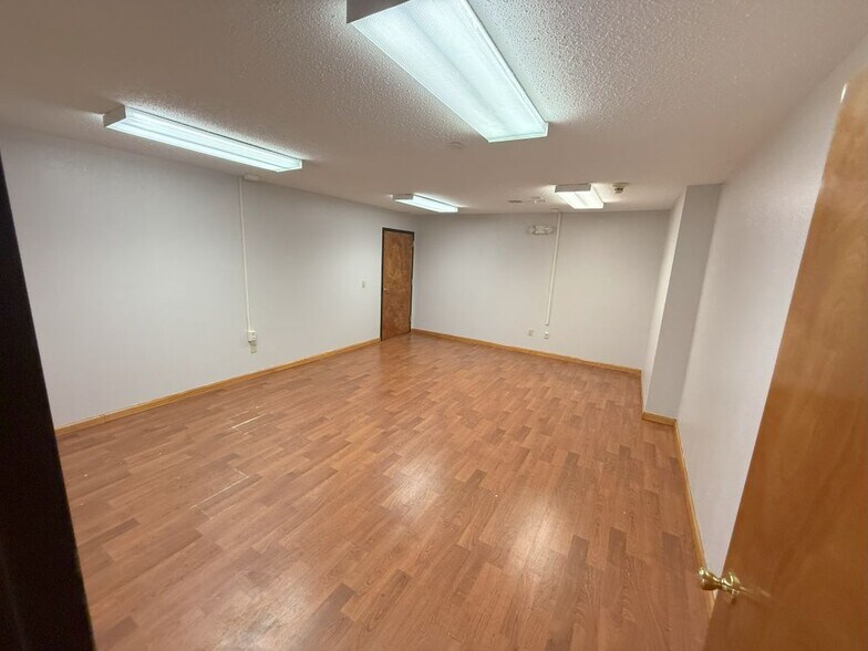 More Photos Of 687 Straits Tpke, Middlebury Medical For Sale