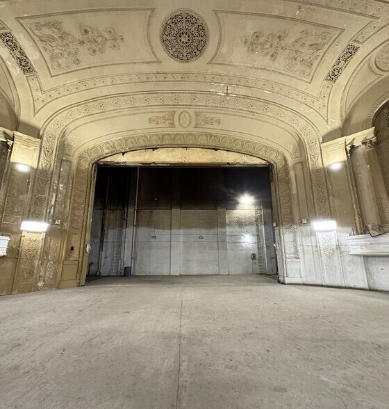 More Photos Of 117-09 Hillside Ave, Richmond Hill Theater Concert Hall For Lease