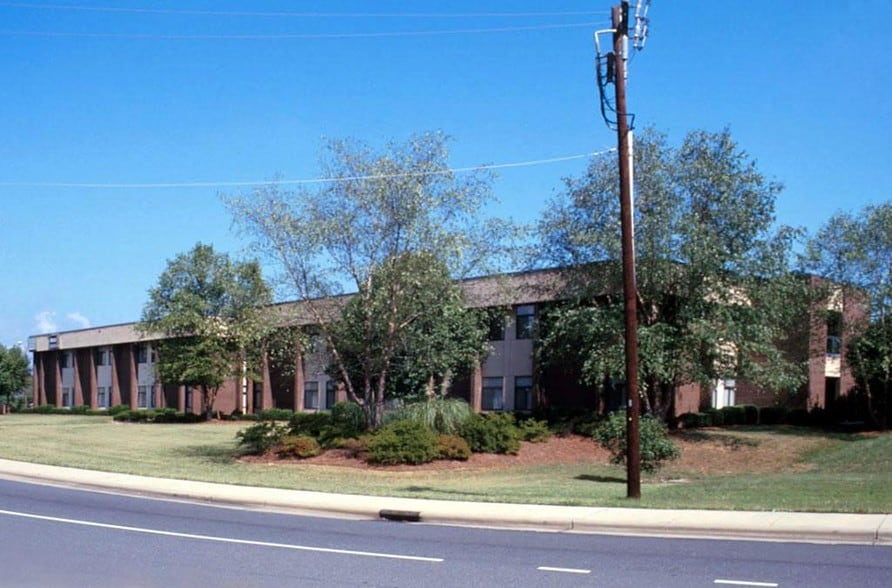More Photos Of 10801 Johnston Rd, Charlotte Office For Lease