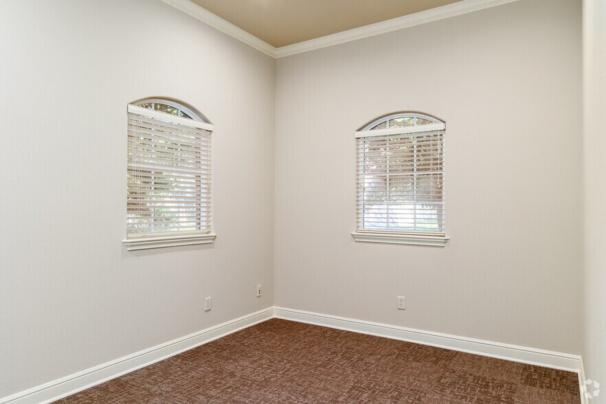 More Photos Of 558 Silicon Dr, Southlake Unknown For Lease