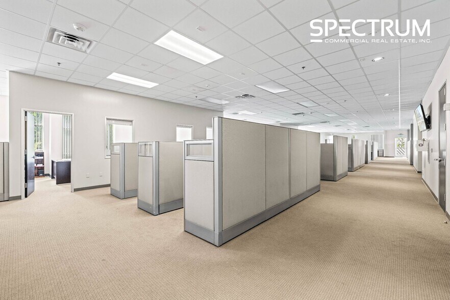 More Photos Of 25106 Avenue Tibbitts, Valencia Loft Creative Space For Sale